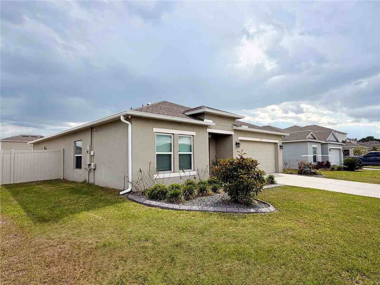 2531 Driftwood St - Photo 3 of 15