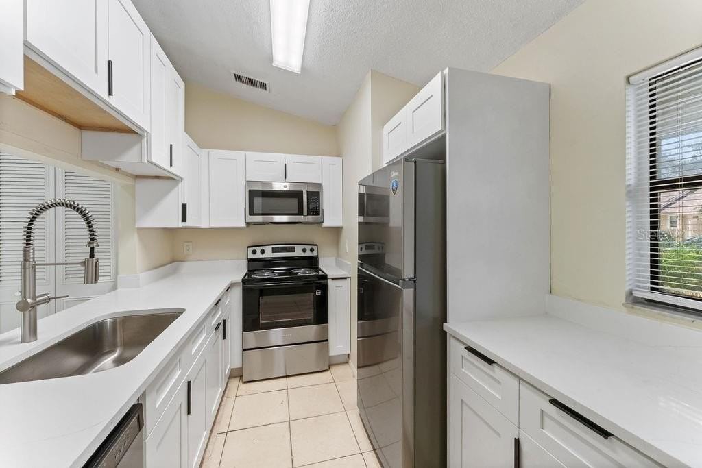 918 Otto Villa Pl #9 - Photo 4 of 15