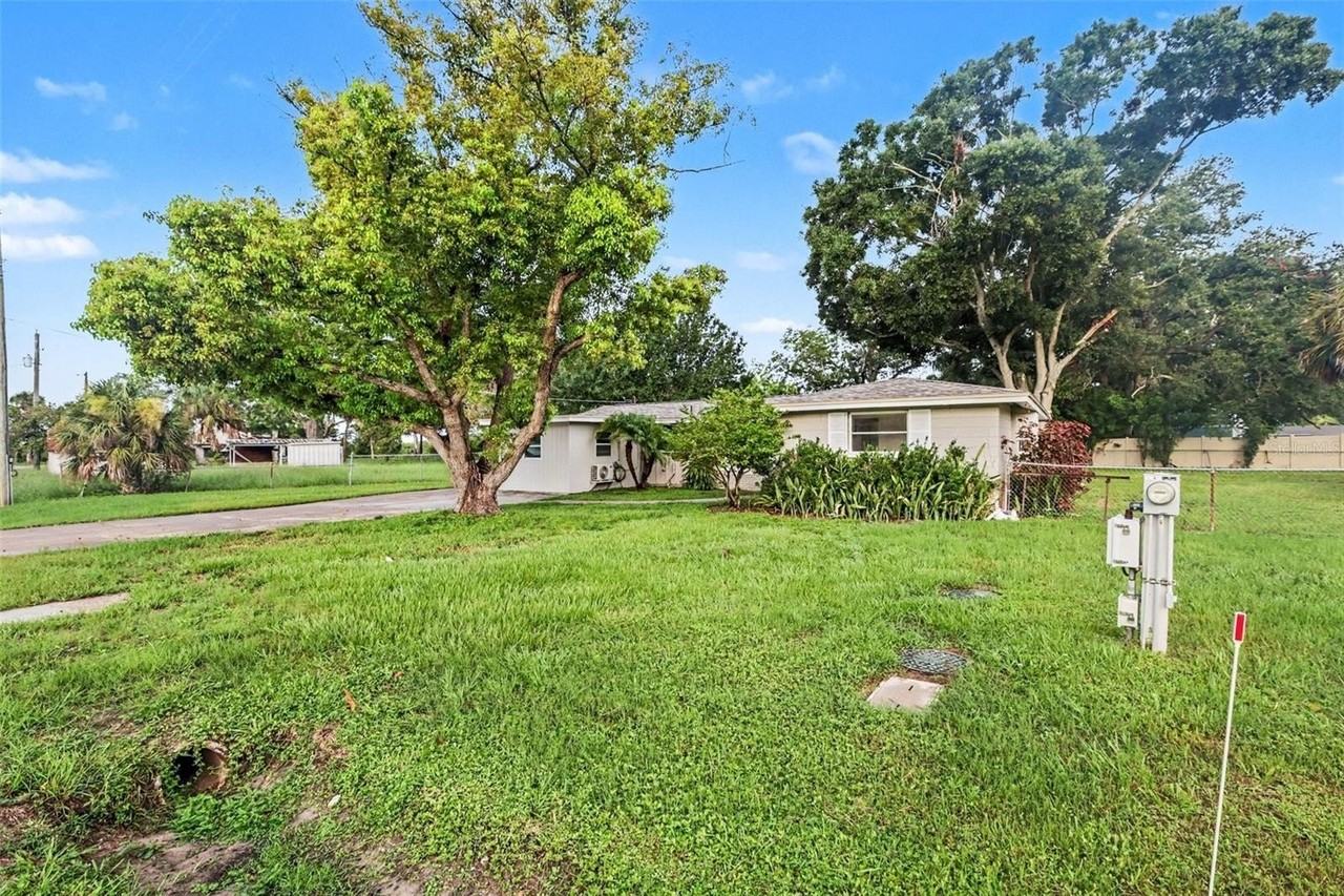 913 Lytle St Sw - Photo 3 of 17