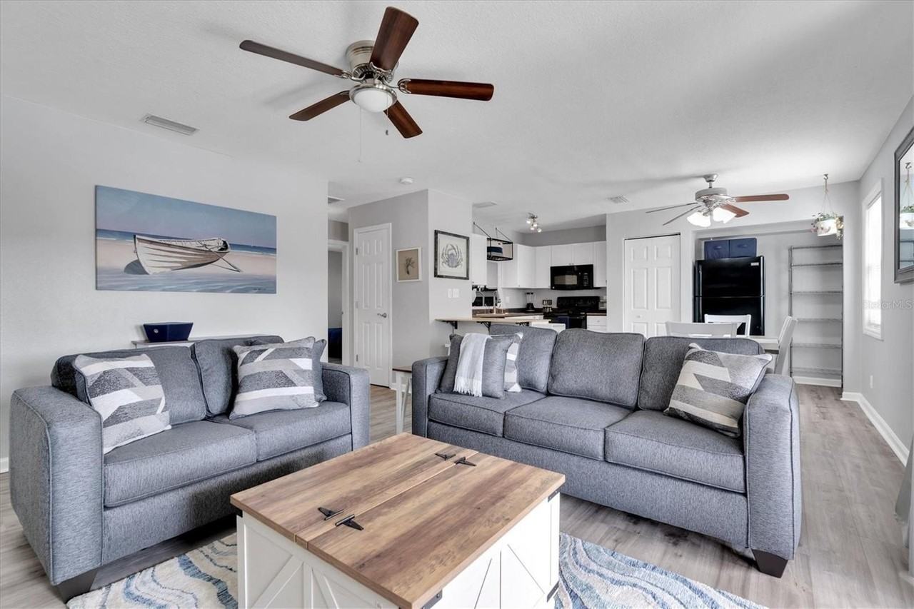 102 Pompano Dr Se #C - Photo 3 of 43