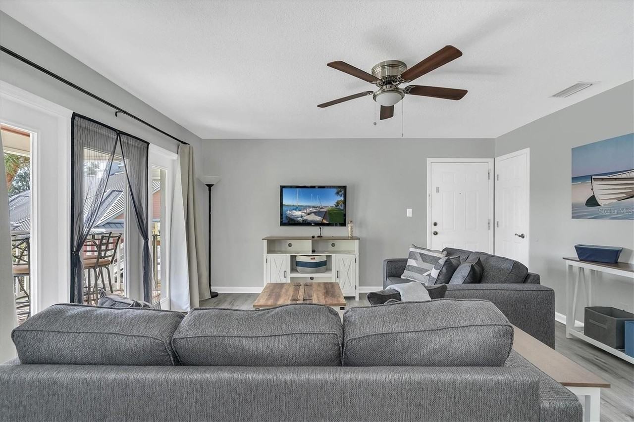 102 Pompano Dr Se #C - Photo 4 of 43