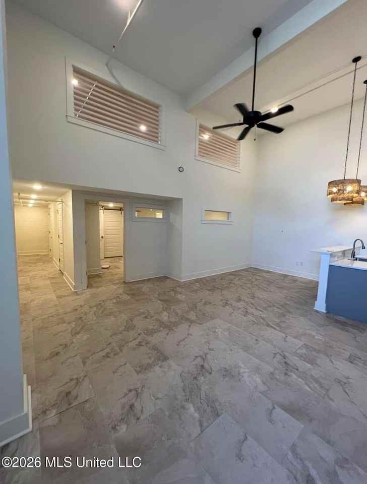 703 Krebs Ave Apt B - Photo 6 of 8