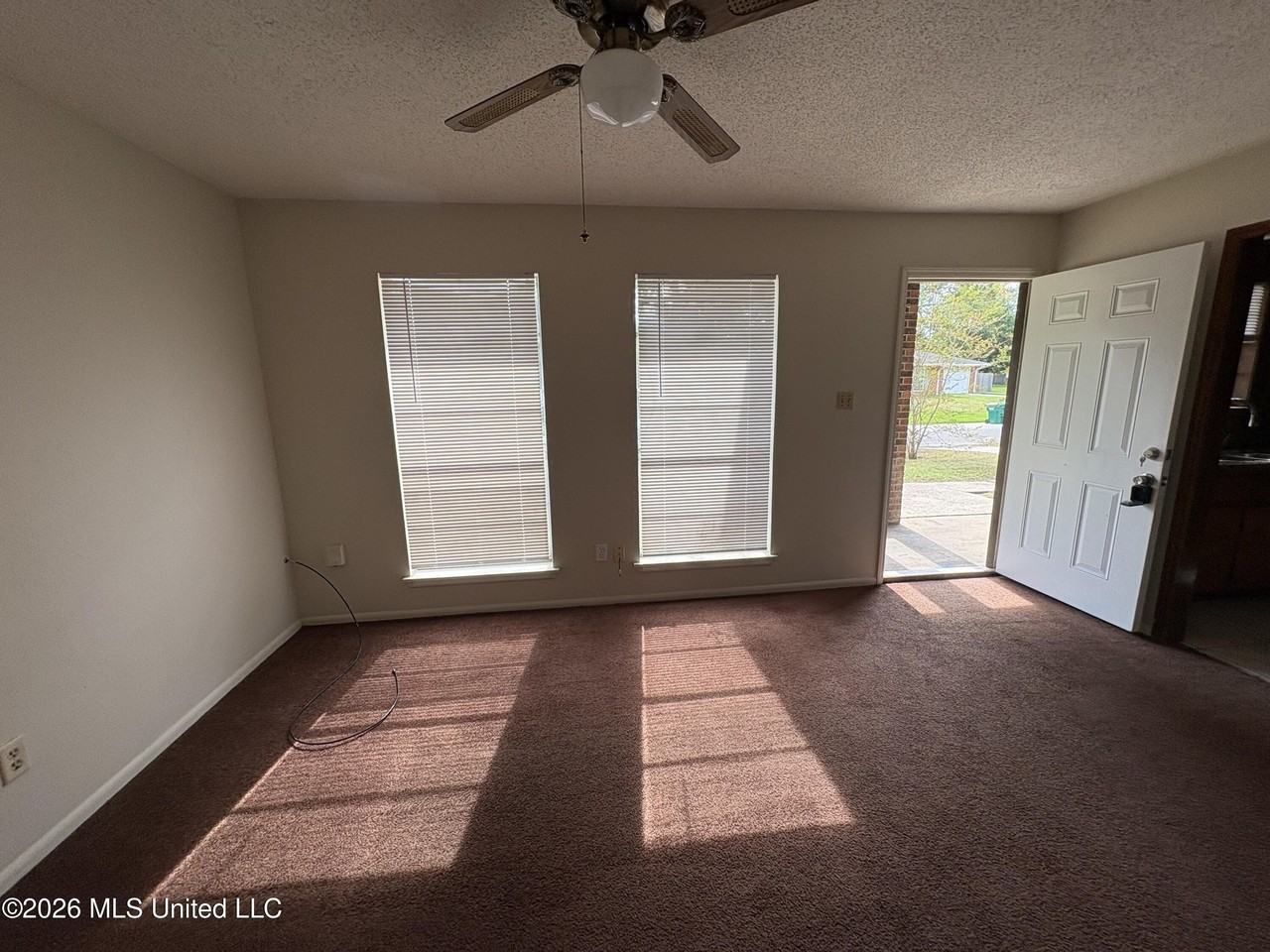 109 Gettysburg Cir - Photo 2 of 15
