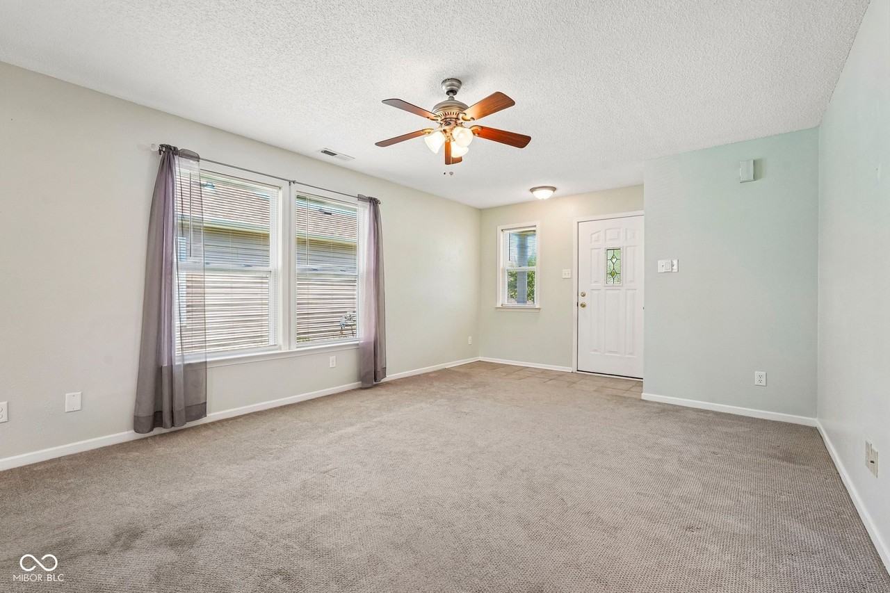 1754 Elijah Blue Dr - Photo 4 of 31