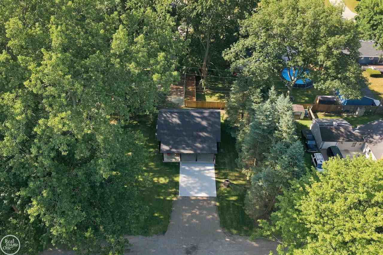 3117 Maplewood Dr - Photo 6 of 49
