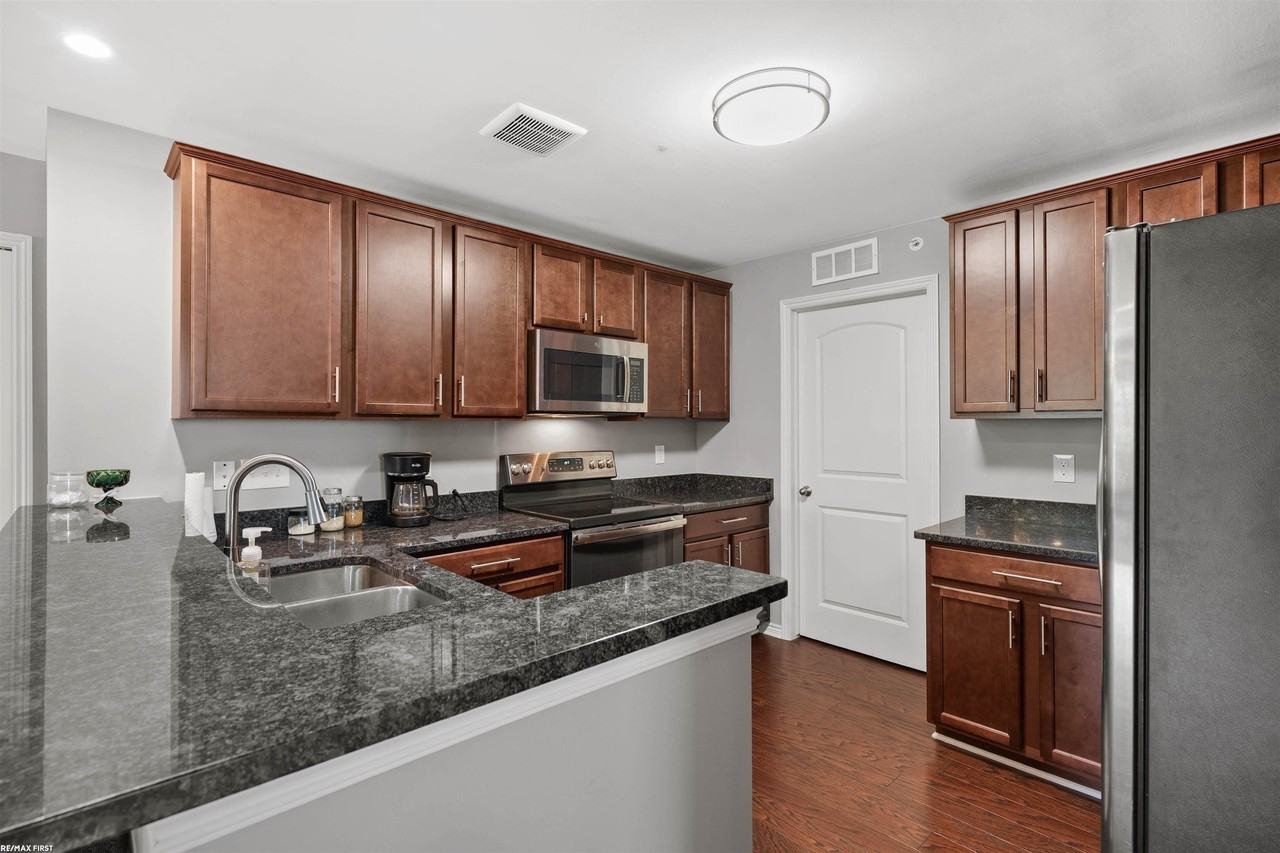 6986 Boulder Pointe Ct #91 - Photo 7 of 24