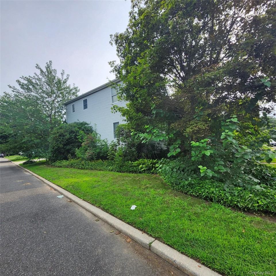 34 Parkside Dr - Photo 2 of 15