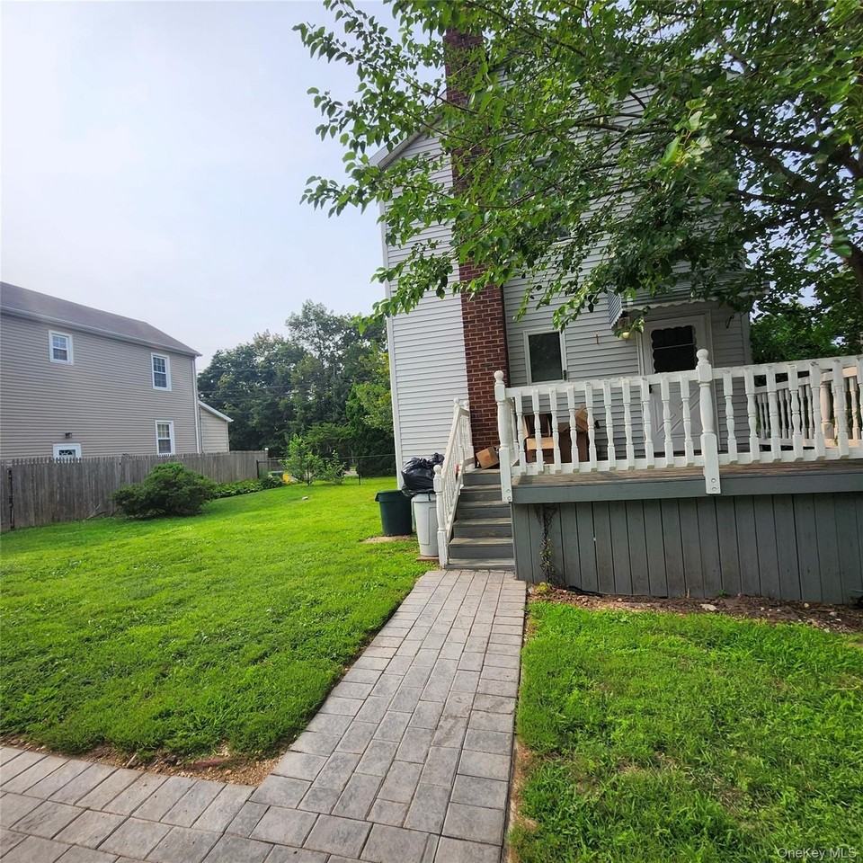34 Parkside Dr - Photo 3 of 15