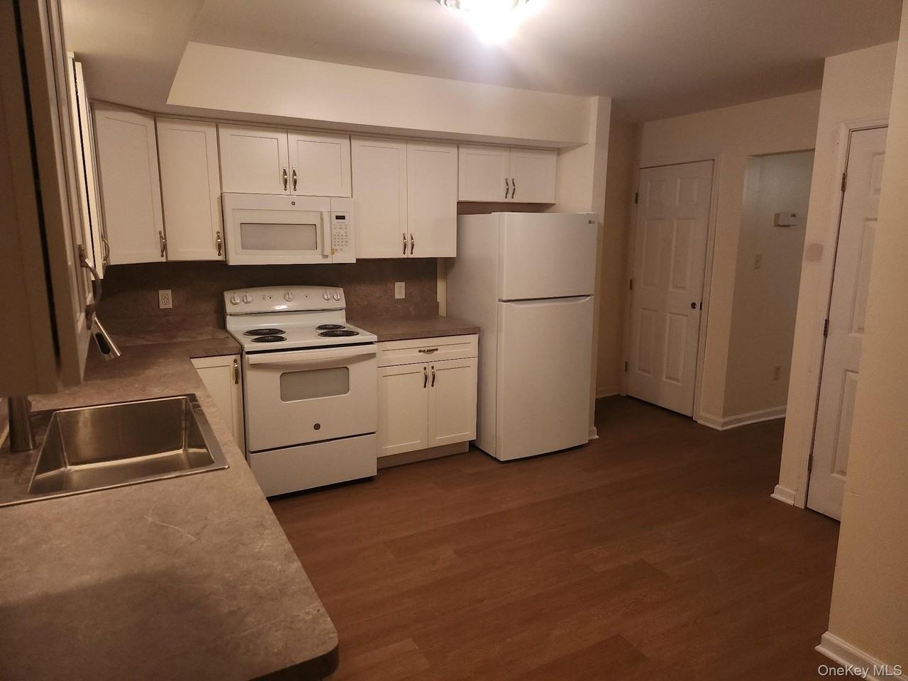 698 South St #1 - Photo 4 of 10