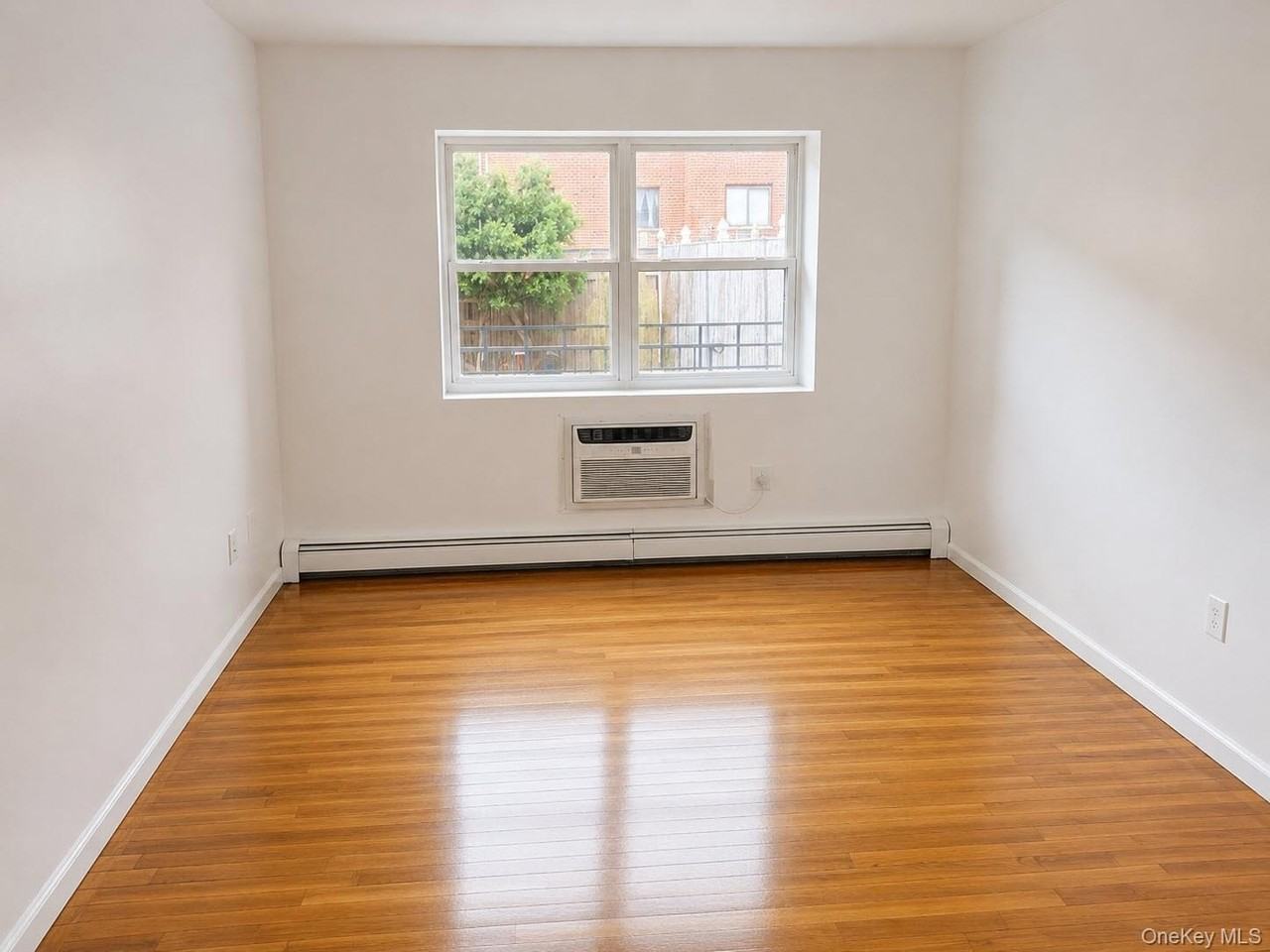 7108 162nd St #1R - Photo 2 of 8