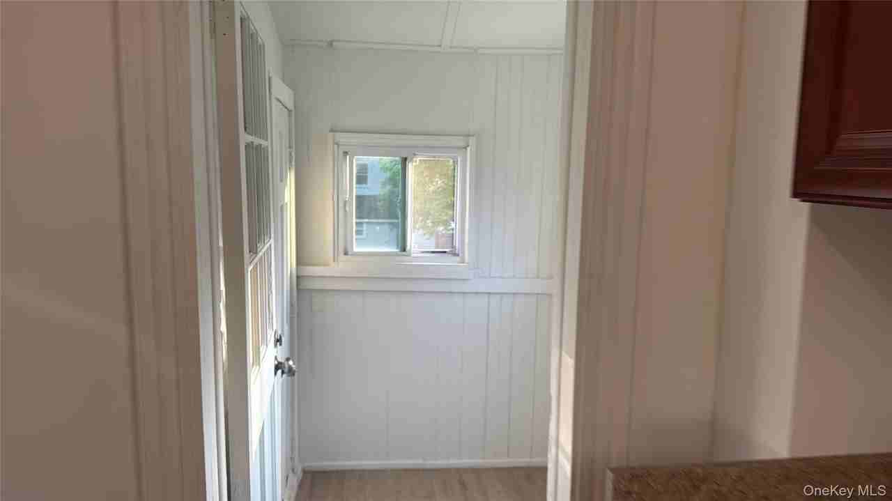 20 Benton Ave - Photo 7 of 13