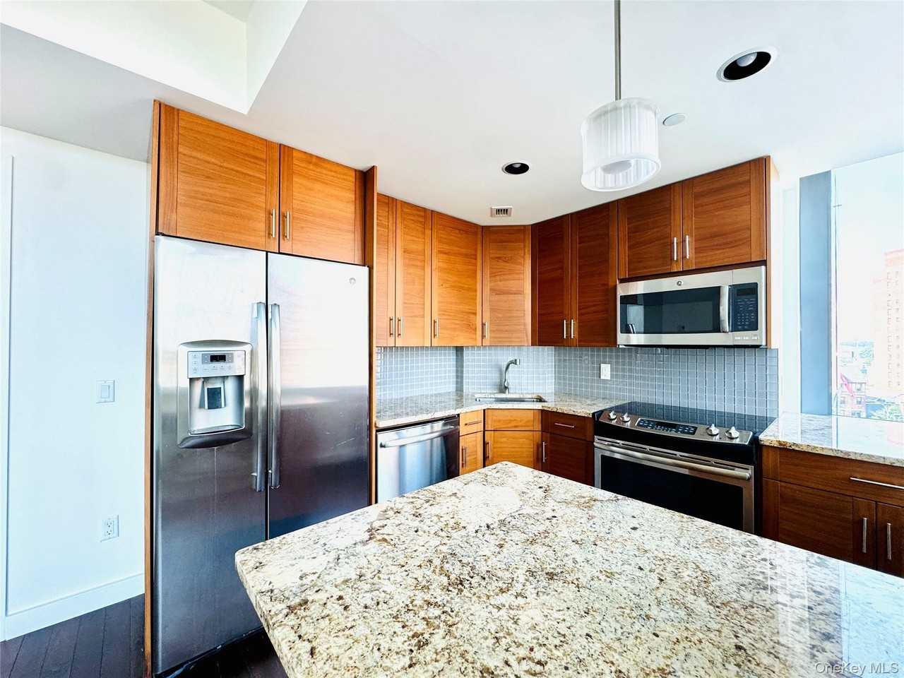 10820 71st Ave #7C - Photo 4 of 13