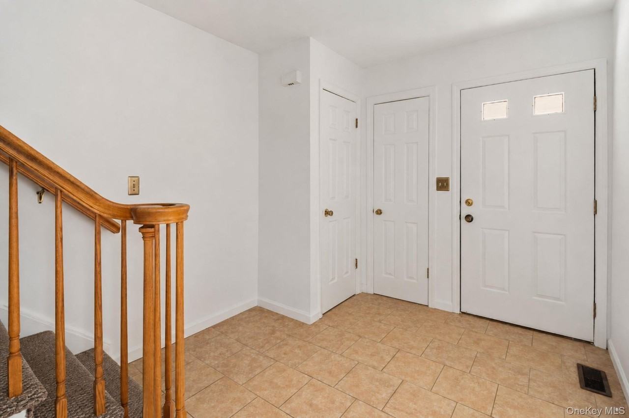 46 Winterberry Cir - Photo 2 of 25