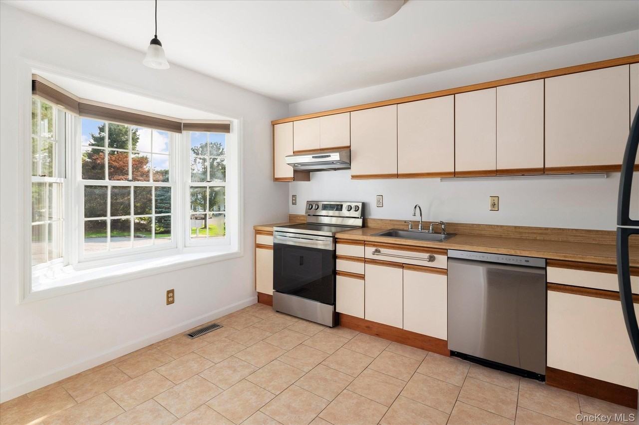 46 Winterberry Cir - Photo 4 of 25