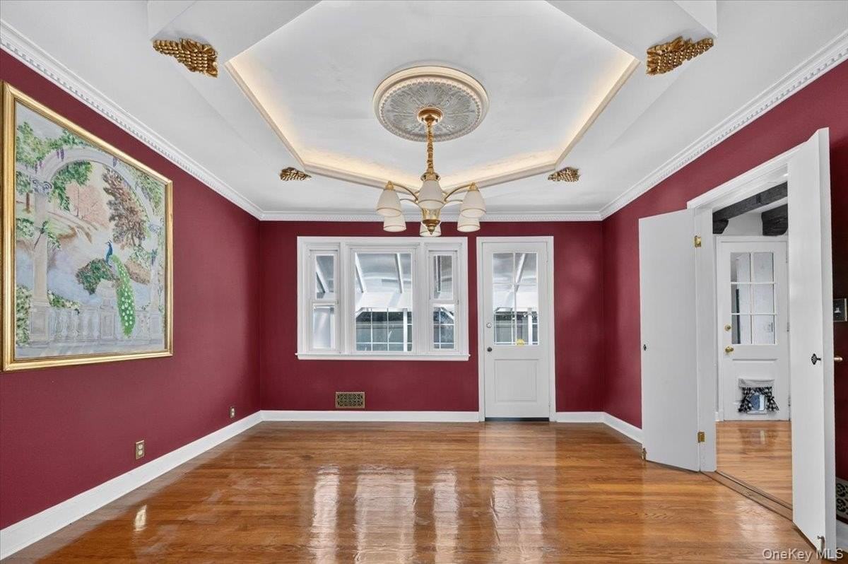 1155 Webster Ave - Photo 7 of 37