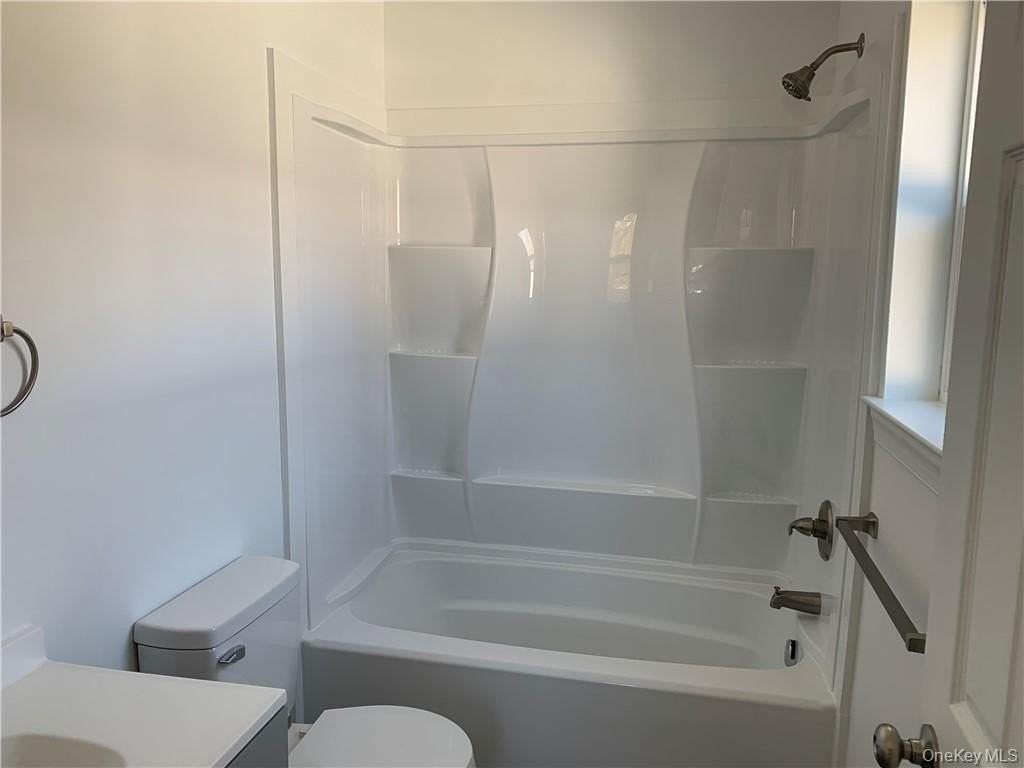 9 Poplar St #B - Photo 3 of 4
