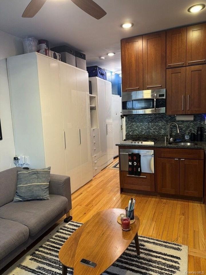 438 W 49th St #2B - Photo 6 of 6