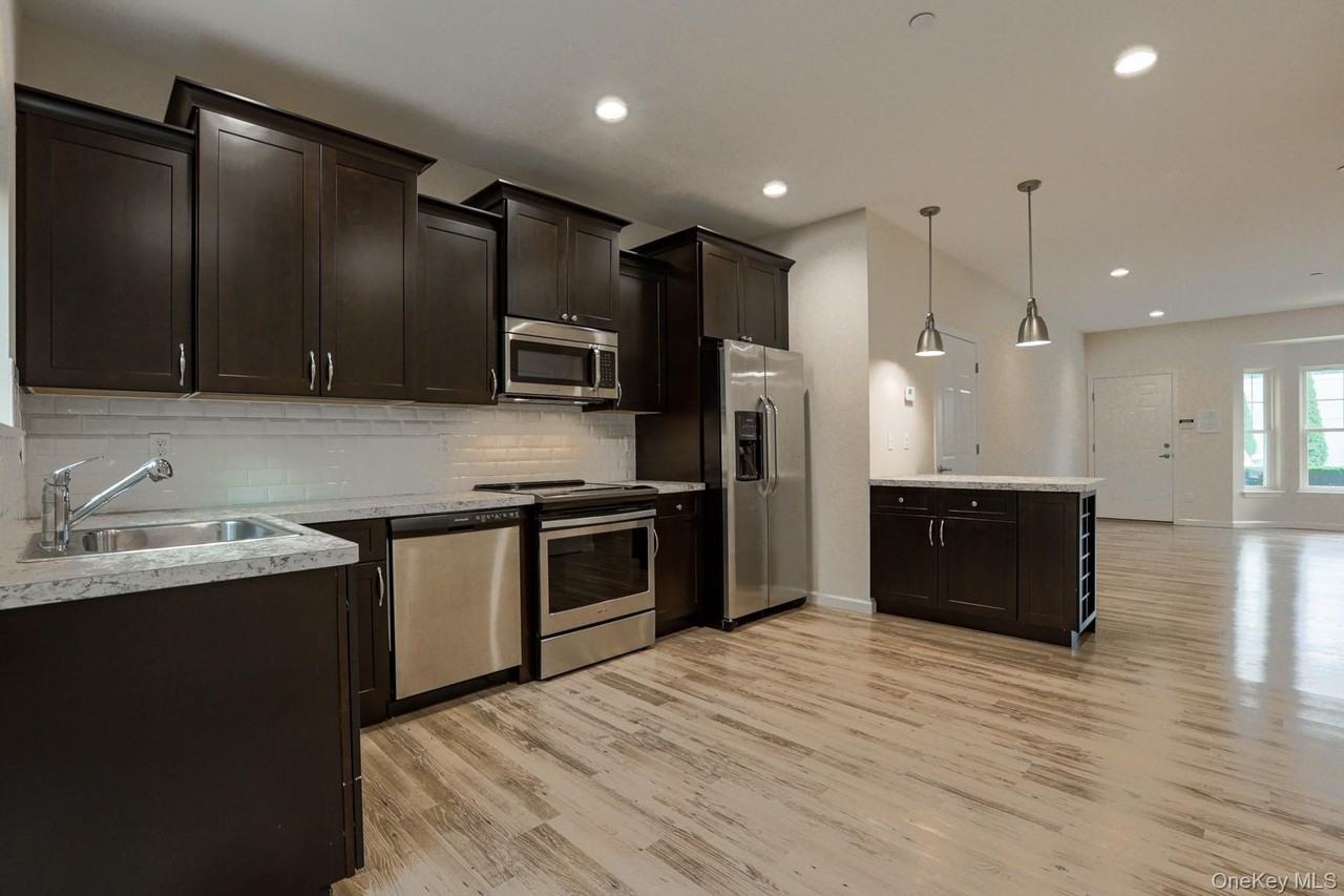 1 Grace Ln - Photo 2 of 16