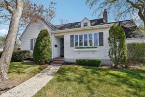 featured image of 1850 Fernwood Rd