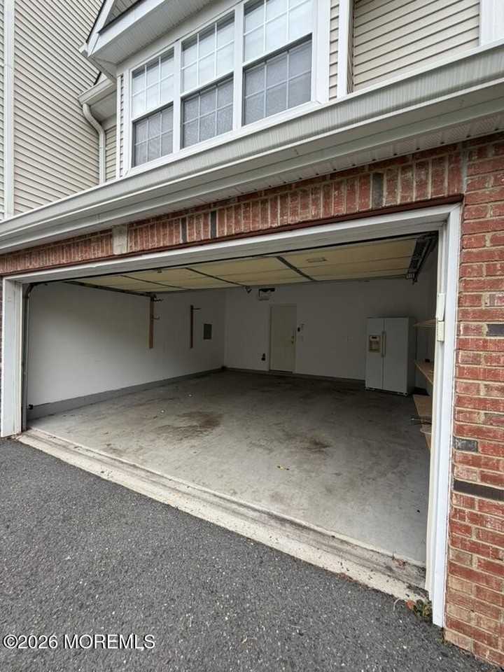 222 Hidden Lake Dr - Photo 3 of 20