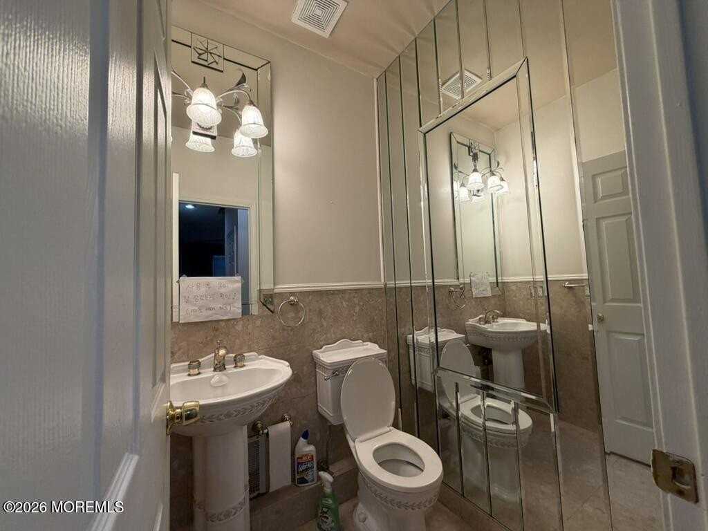 222 Hidden Lake Dr - Photo 4 of 20