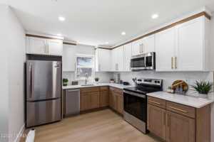 featured image of 2 Leighton Ln #2