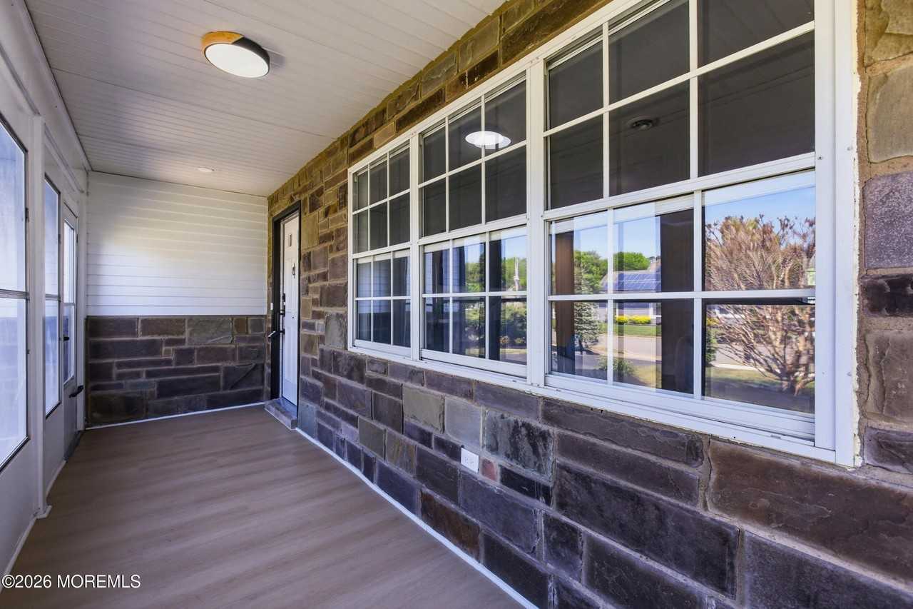 2 Leighton Ln #2 - Photo 7 of 29