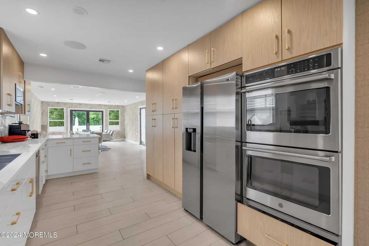 24 Johnston St - Photo 4 of 30