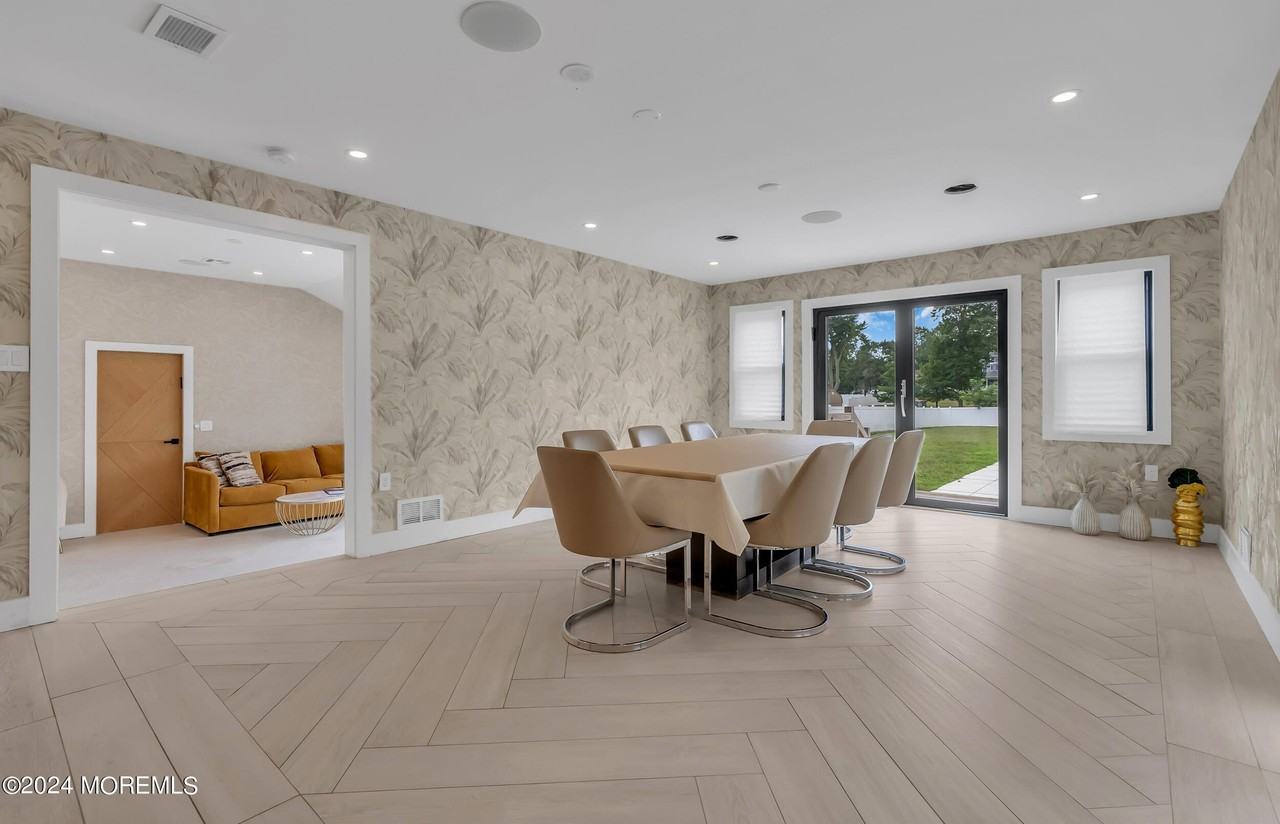 24 Johnston St - Photo 7 of 30