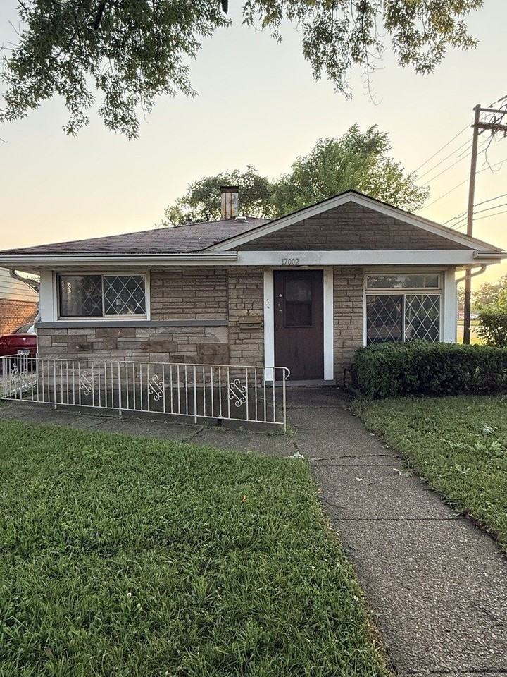 17002 Greenbay Ave