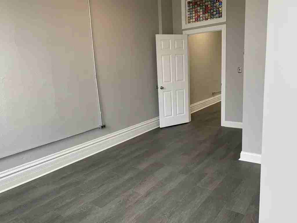 8 N State St - Photo 7 of 10