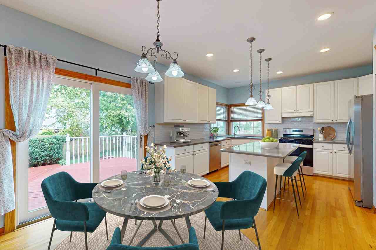 1657 Fairport Dr - Photo 7 of 32