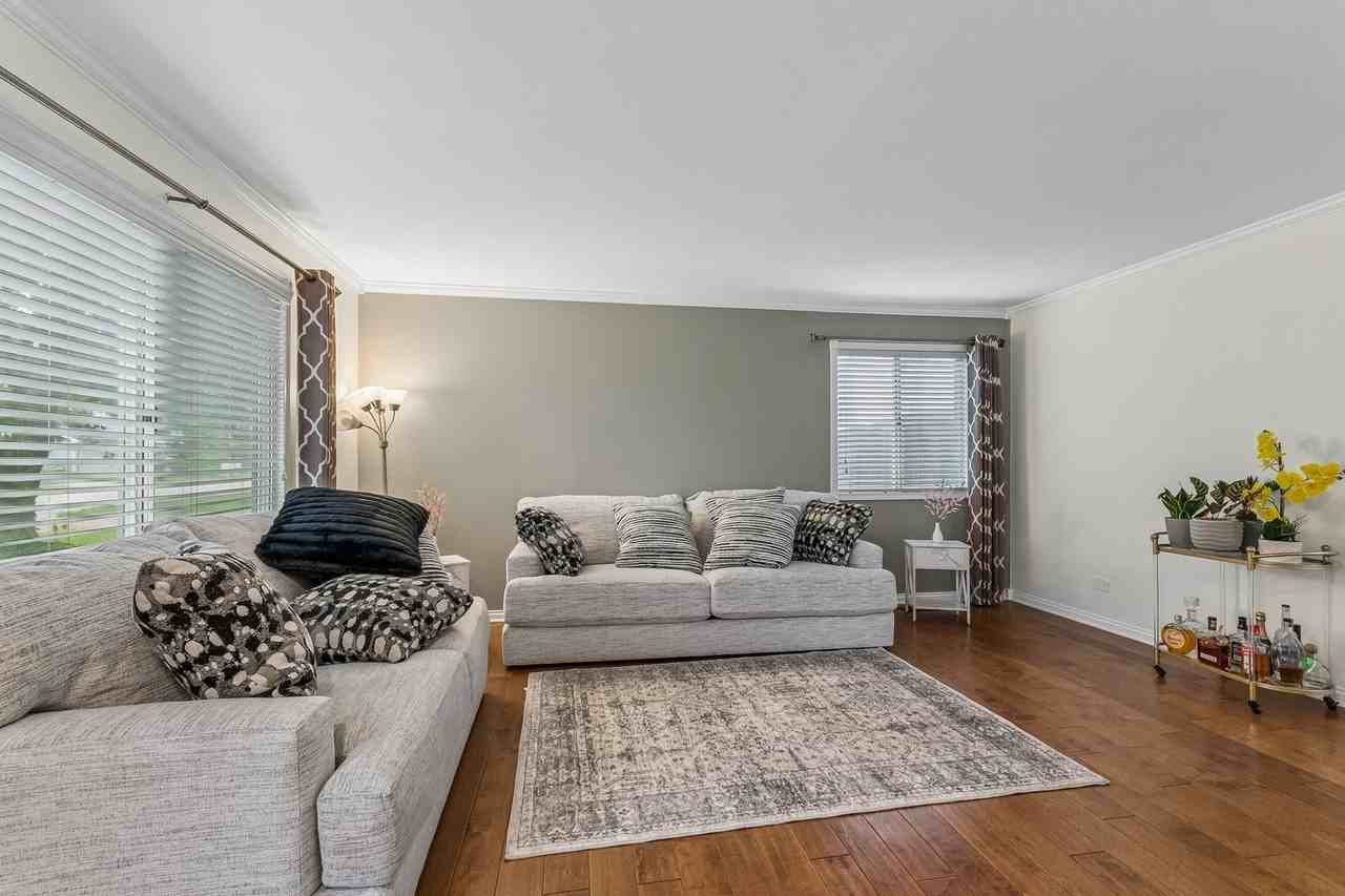 298 Danbury Dr - Photo 2 of 10