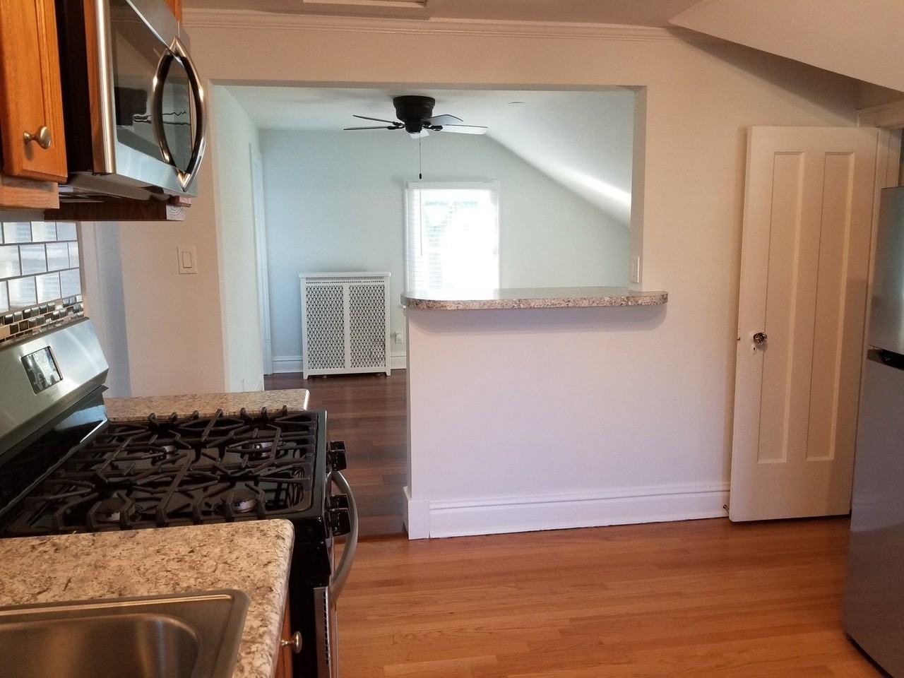 345 N Addison Ave #2 - Photo 6 of 20