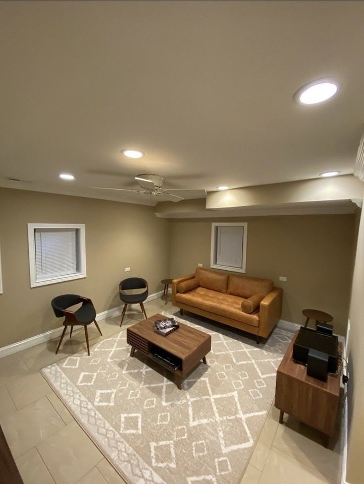 816 N Hermitage Ave #1G - Photo 2 of 8