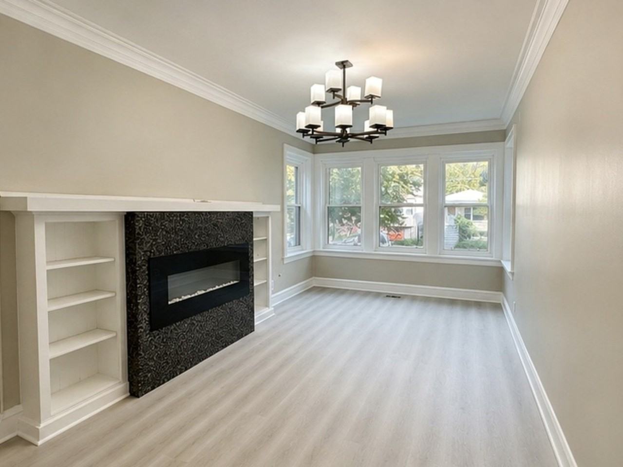 4726 N Springfield Ave #1 - Photo 2 of 4