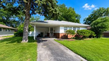 featured image of 15111 Woodlawn Ave