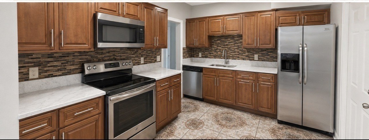 15111 Woodlawn Ave - Photo 3 of 11