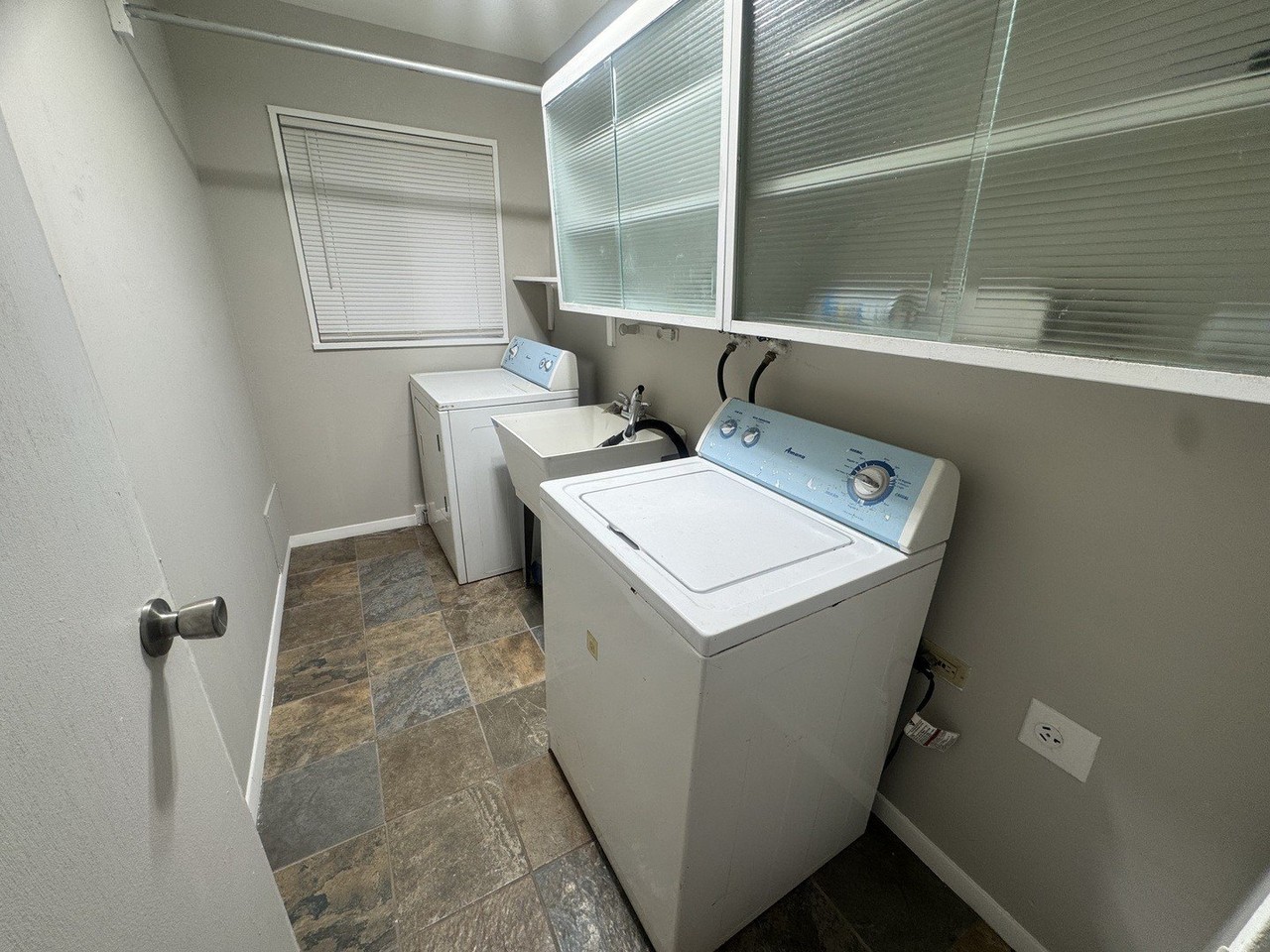 15111 Woodlawn Ave - Photo 4 of 11