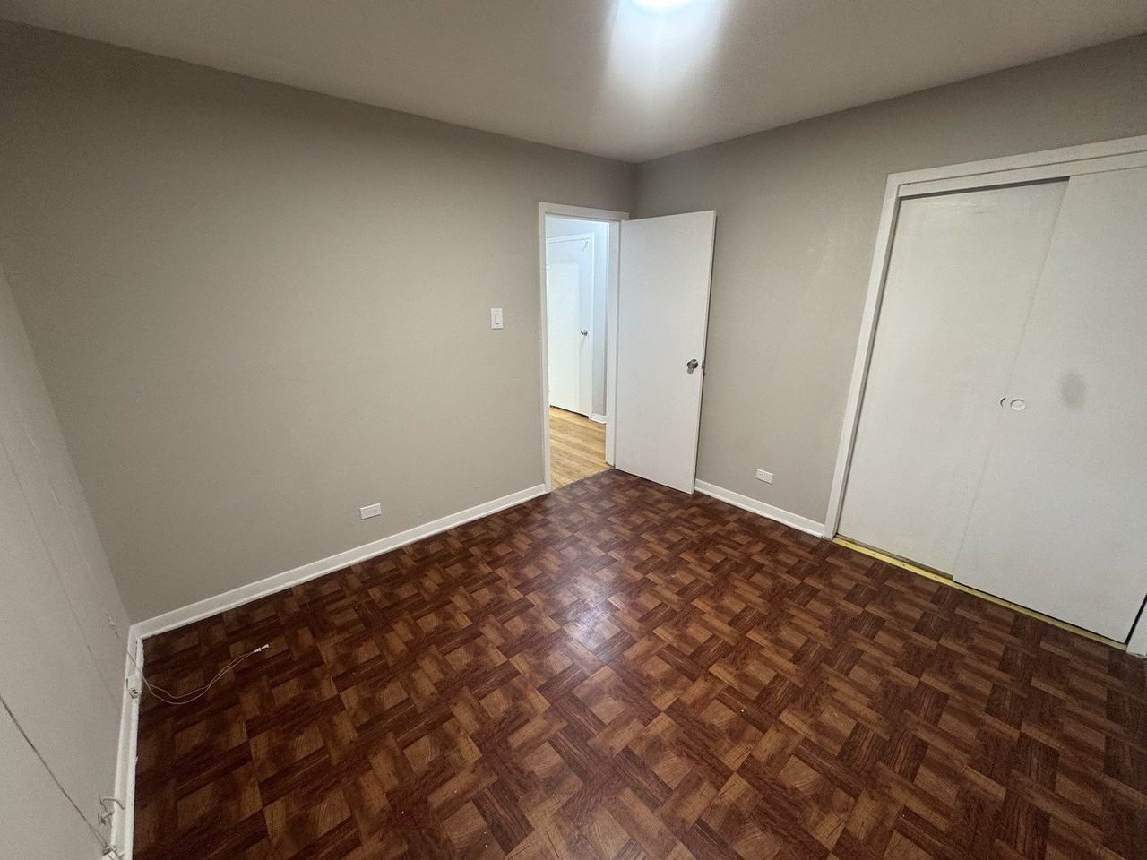 15111 Woodlawn Ave - Photo 5 of 11