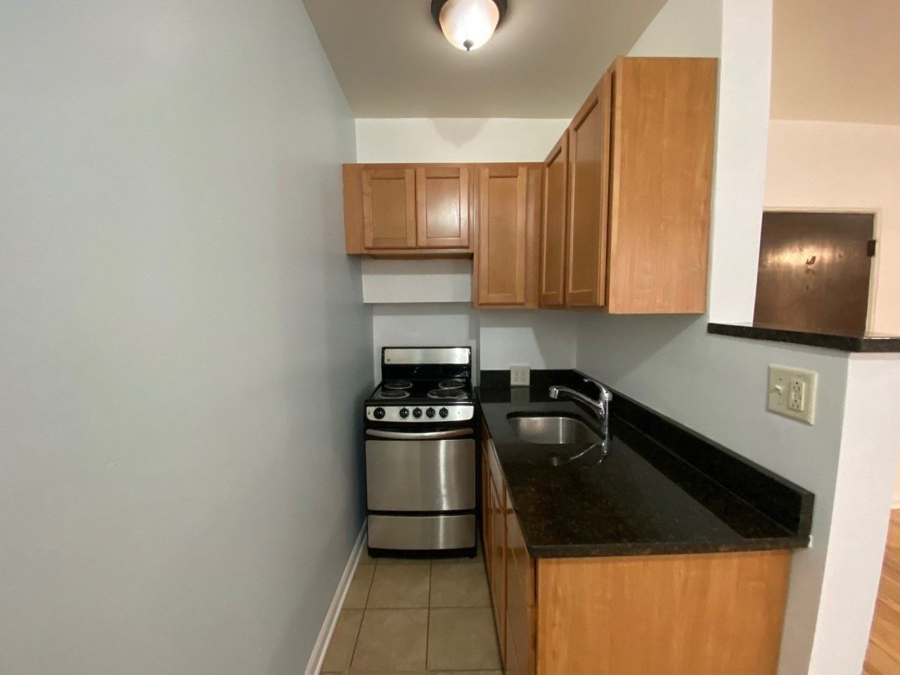 1332 W Hood Ave #304 - Photo 5 of 7