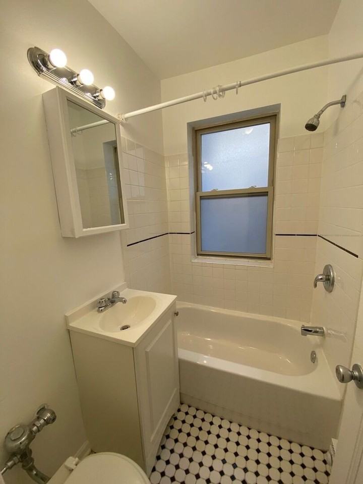 1332 W Hood Ave #304 - Photo 7 of 7