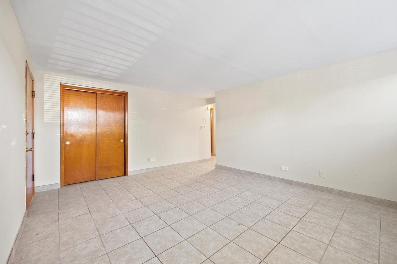 8440 W 95th St #1 - Photo 4 of 21