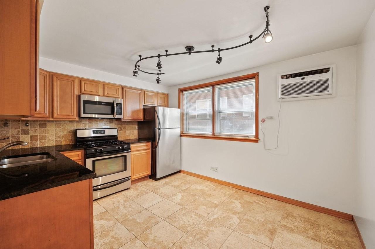 8440 W 95th St #1 - Photo 5 of 21