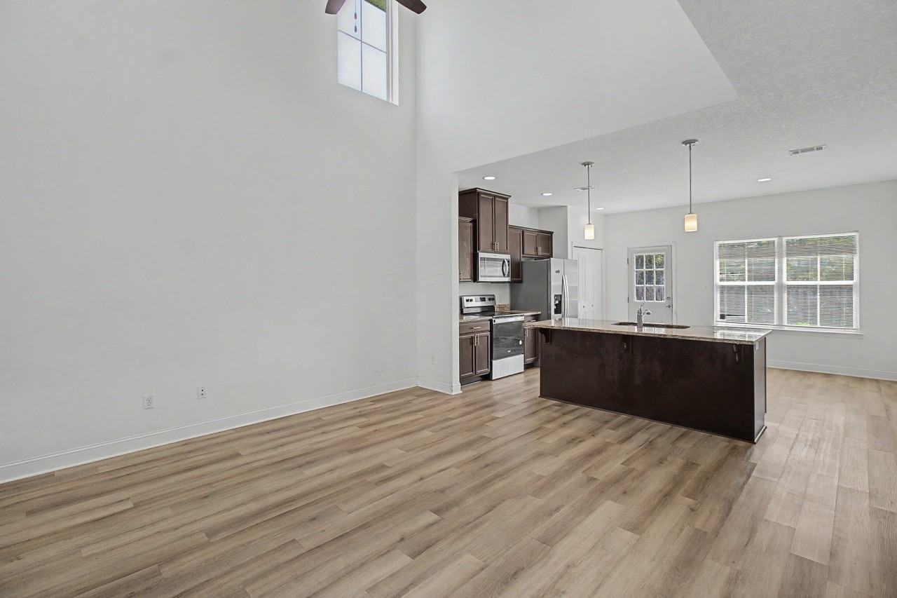 881 Grayson Ave #1 - Photo 3 of 32