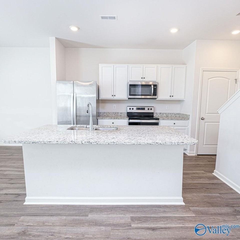 121 Maple Spring Trl - Photo 2 of 25
