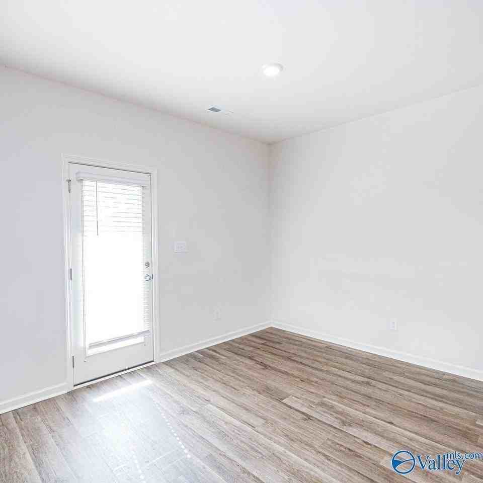 121 Maple Spring Trl - Photo 5 of 25