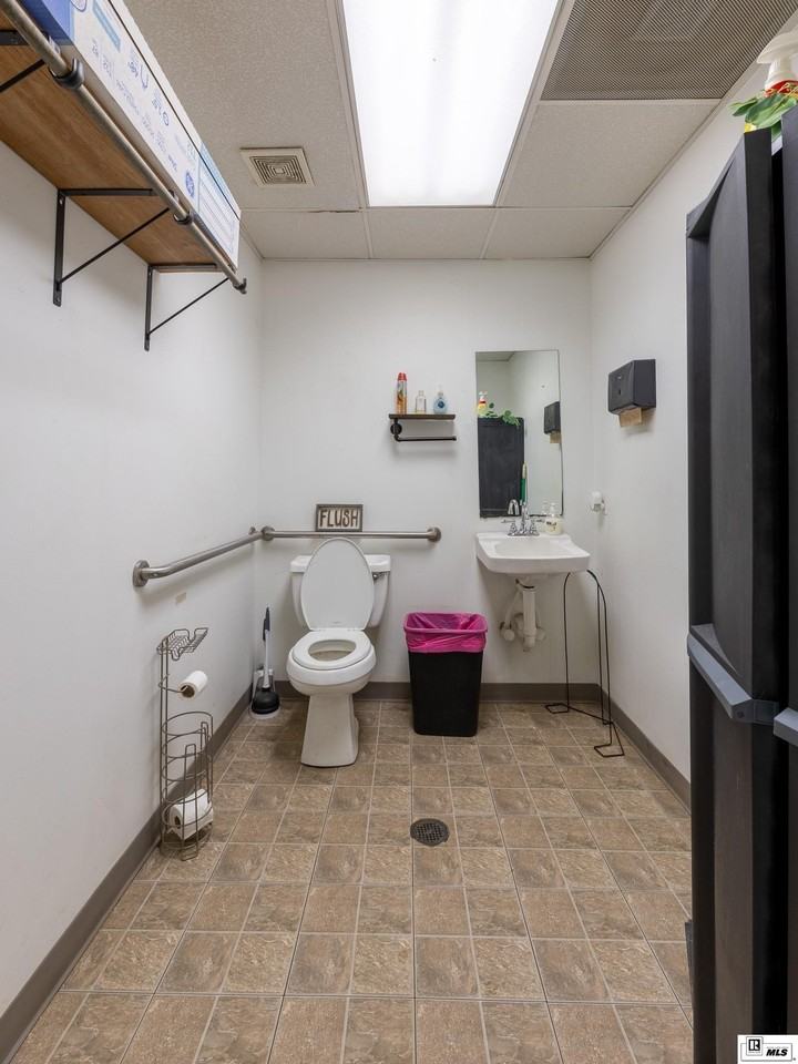 814 Thomas Rd - Photo 5 of 23