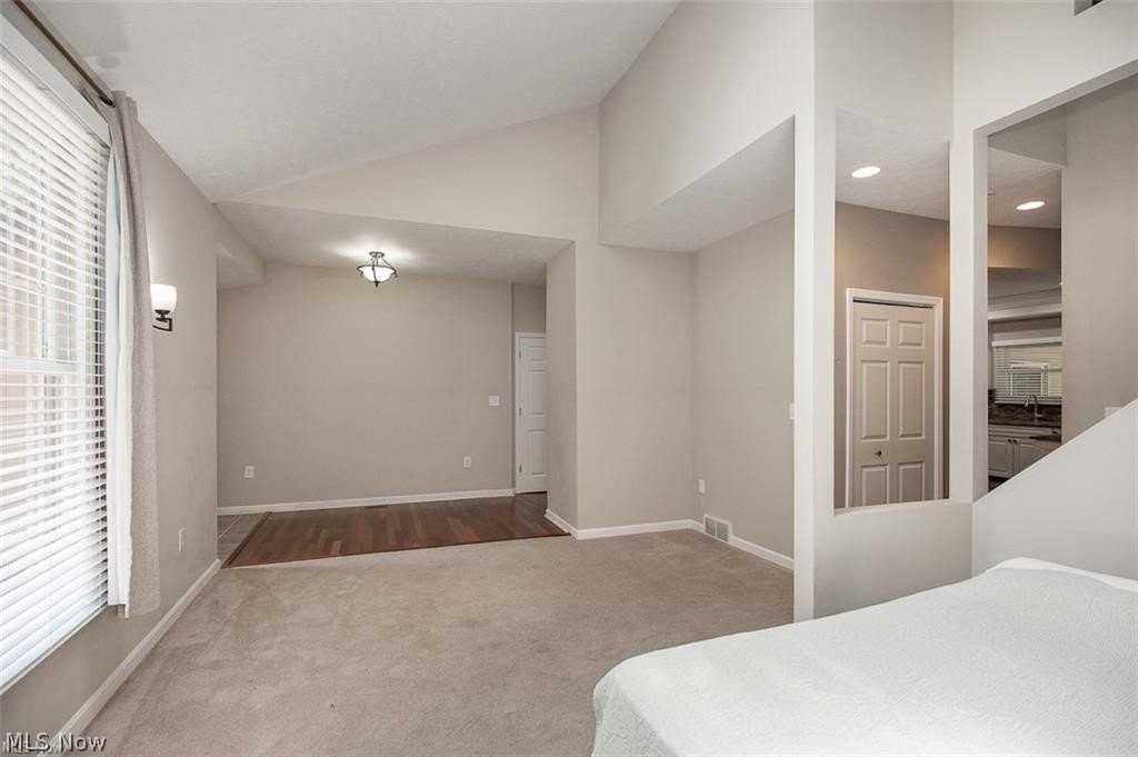 9338 Liberty Rd - Photo 4 of 46