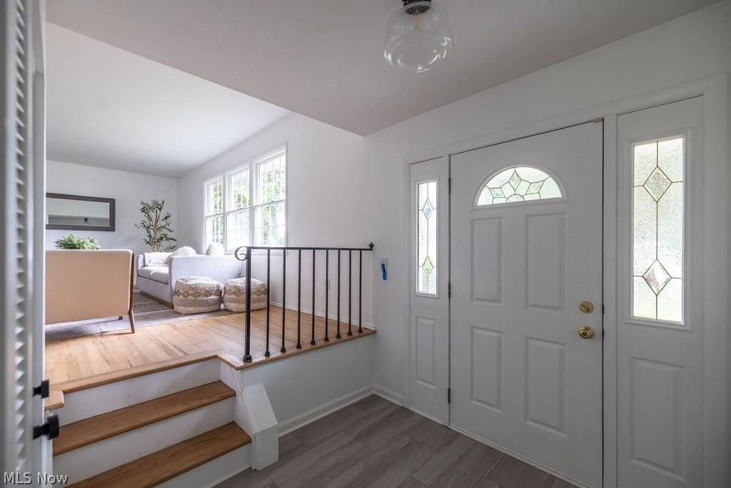 2445 Olentangy Dr - Photo 4 of 40